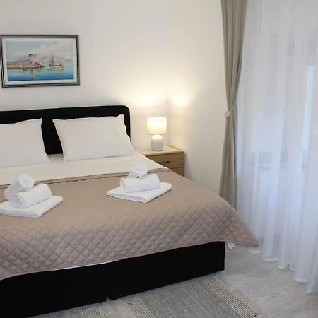 Apartman M&A&M Karlobag 2 Minute Away From Beach エクステリア 写真