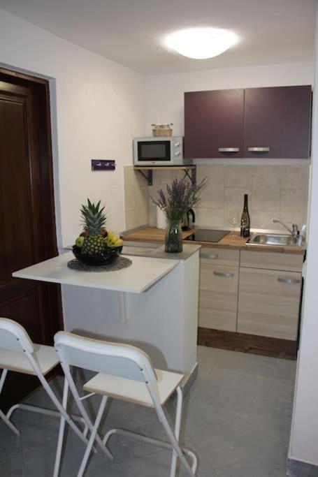 Apartman M&A&M Karlobag 2 Minute Away From Beach エクステリア 写真