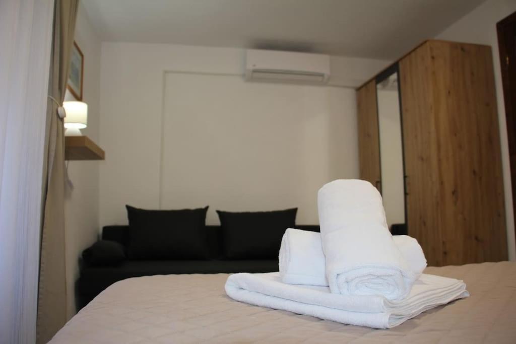 Apartman M&A&M Karlobag 2 Minute Away From Beach エクステリア 写真